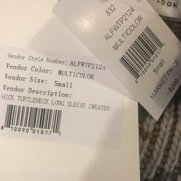 Avantlook Cowl Neck Sweater Size Small NWT - Picture 10 of 13